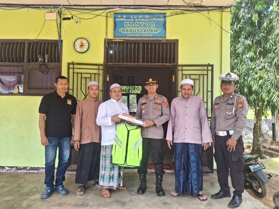 Perlengkapan Lalu Lintas